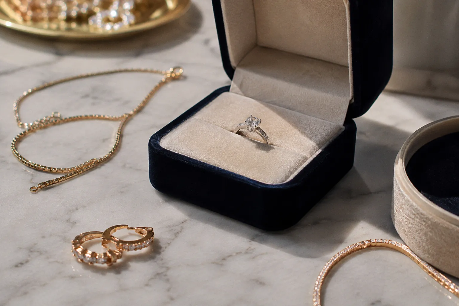 Страхование ювелирных изделий: стоит ли доверять защите от Ekatra Jewels